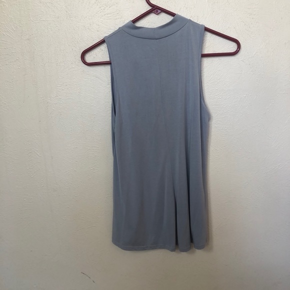 Alya high necked blouse with triangle cut out - Picture 2 of 3